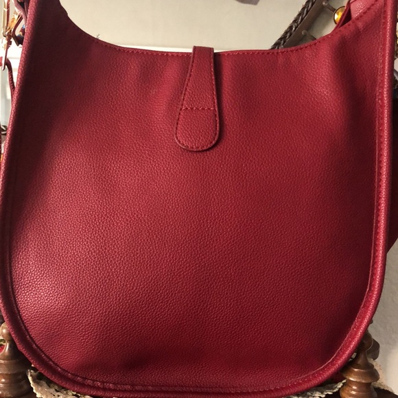 NWT Ahdorned Faux Leather Front Tab Crossbody w/ 2 Fashion Straps - Picture 4 of 9